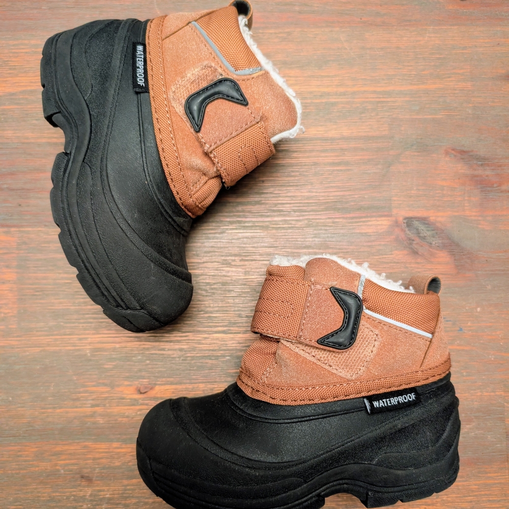 Cozy Waterproof Kids Boots - Tan and Black